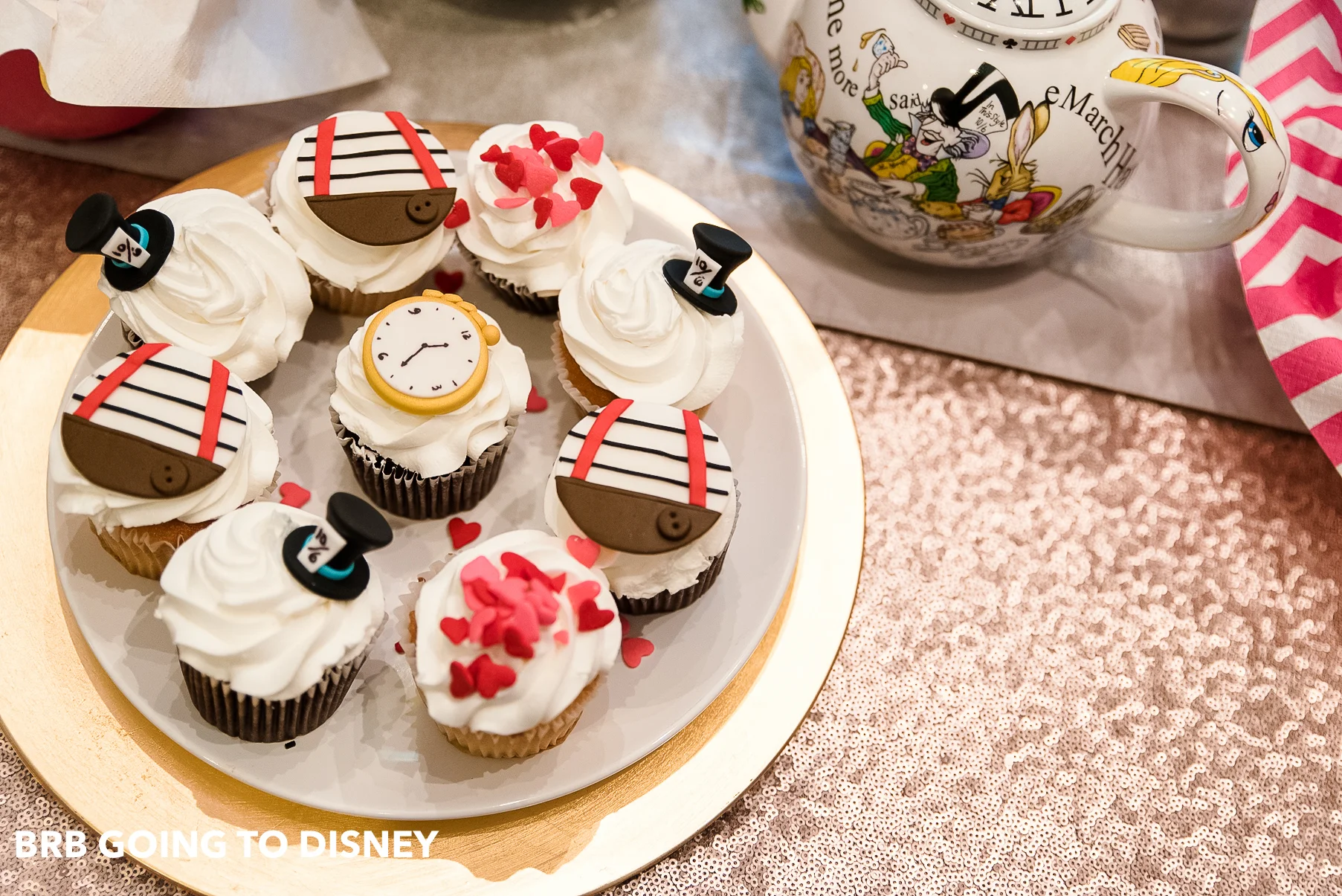Alice in wonderland cupcakes