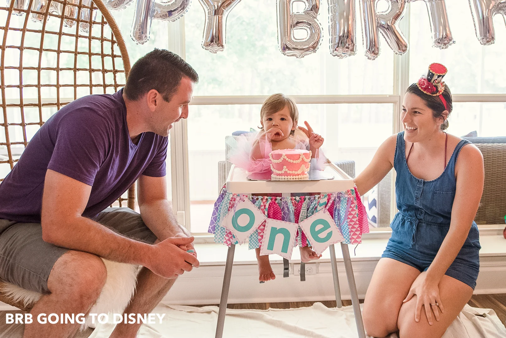 Alice in wonderland first birthday cake smash
