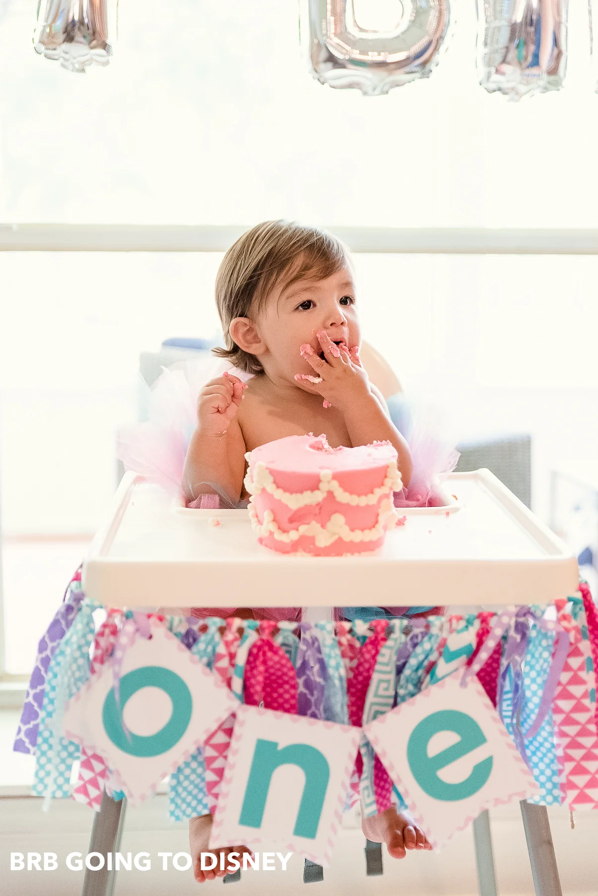 Alice in wonderland cake smash highchair decorations